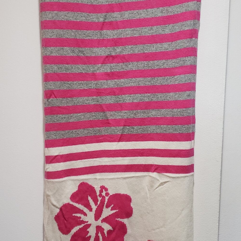 Tommy Bahamas winter scarf with decorative motif